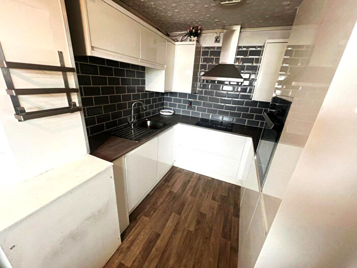 2 Bedroom Apartment To Rent In Copperfield, Chigwell, IG7