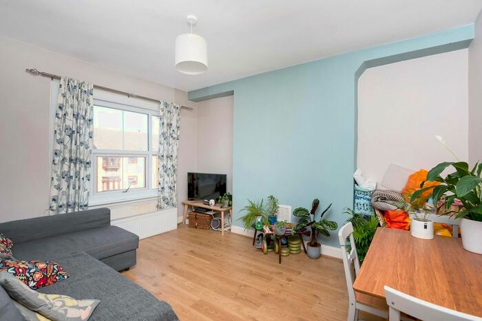 1 Bedroom Flat To Rent In St Aubyns Road, London, SE19
