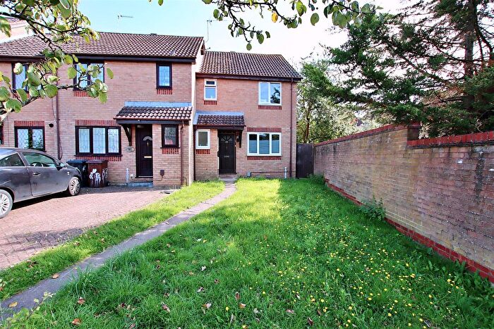 3 Bedroom End Of Terrace House To Rent In The Campions, Borehamwood, WD6