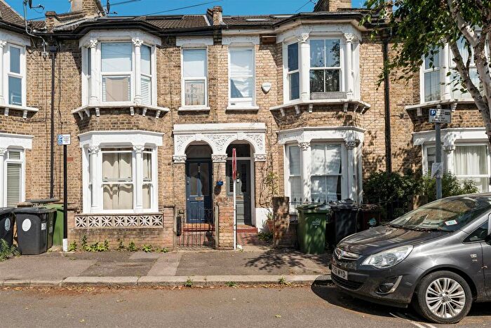 2 Bedroom Flat For Sale In Haroldstone Road, Walthamstow, E17