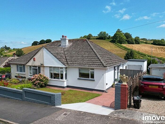 2 Bedroom Bungalow For Sale In Waterleat Avenue, Paignton, TQ3