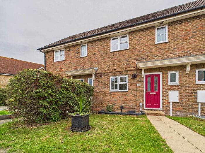 3 Bedroom Terraced House For Sale In Samphire Way, Chatham, ME4
