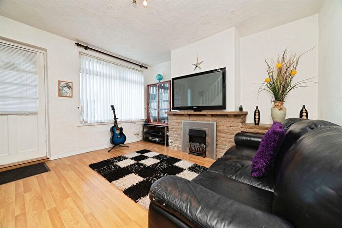 2 Bedroom Terraced House For Sale In Roslyn Road, Hull, HU3