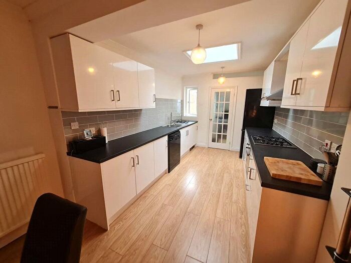 2 Bedroom End Of Terrace House For Sale In Dover Street, Maidstone, Kent, ME16