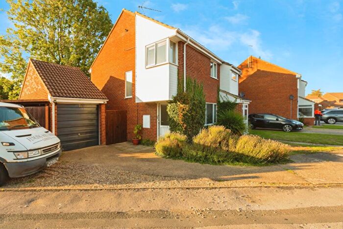 3 Bedroom Semi-Detached House For Sale In Gemini Close, Leighton Buzzard, LU7