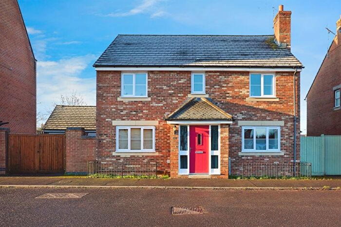 4 Bedroom Detached House For Sale In Fern Brook Lane, Gillingham, SP8
