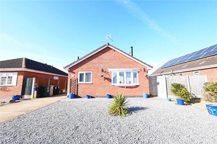 2 Bedroom Bungalow For Sale In Marine Avenue West, Sutton-on-Sea, Mablethorpe, Lincolnshire, LN12