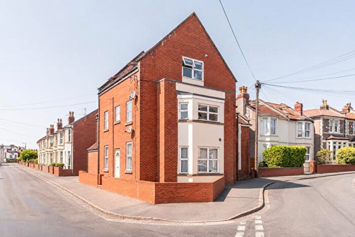 2 Bedroom Apartment To Rent In Maple Road - Horfield, BS7