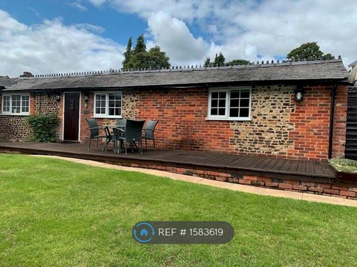 2 Bedroom Bungalow To Rent In The Reeds Road, Farnham, GU10