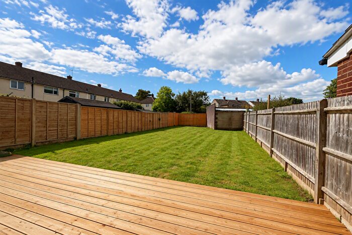 3 Bedroom Property To Rent In Cedar Crescent, Tonbridge, TN10
