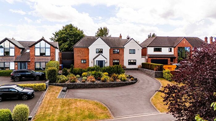 4 Bedroom Detached House For Sale In Pinfold Hill, Shenstone, Lichfield, WS14