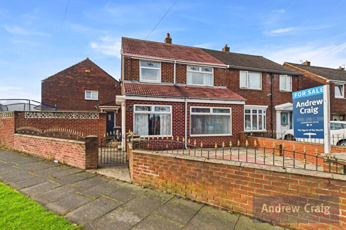 3 Bedroom Semi-Detached House For Sale In Henderson Road, South Shields, NE34