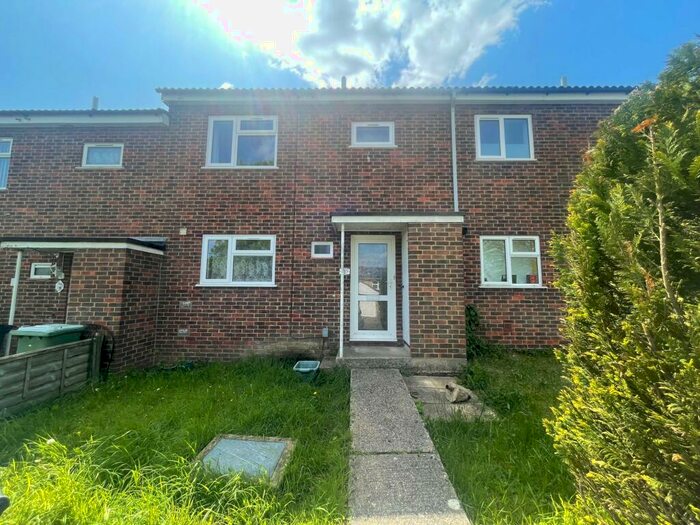 3 Bedroom House To Rent In Popley -, RG24