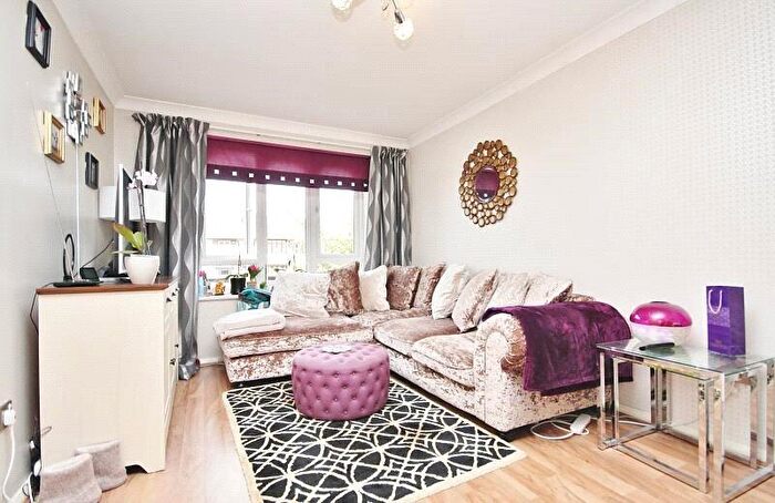 1 Bedroom Property To Rent In Frazer Close, Romford, Essex, RM1