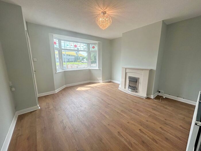 3 Bedroom Semi-Detached House To Rent In Sealand Road, Chester, CH1