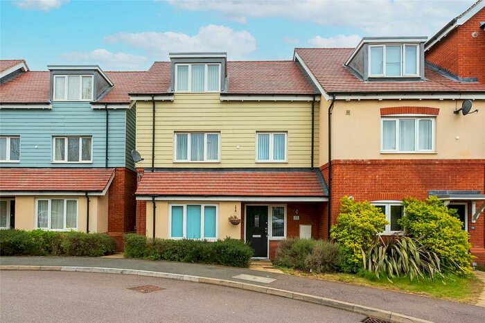 3 Bedroom End Of Terrace House To Rent In Aurora Close, Watford, Hertfordshire, WD25