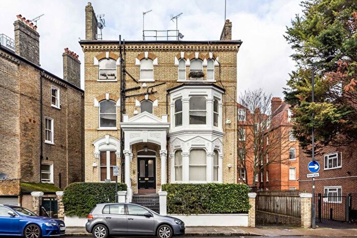 3 Bedroom Flat To Rent In Edith Road, West Kensington, W14