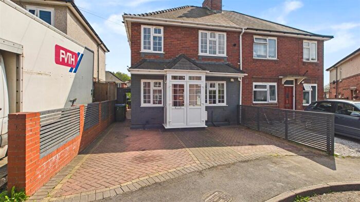 4 Bedroom Semi Detached House For Sale In Western Road, Cradley Heath, B64