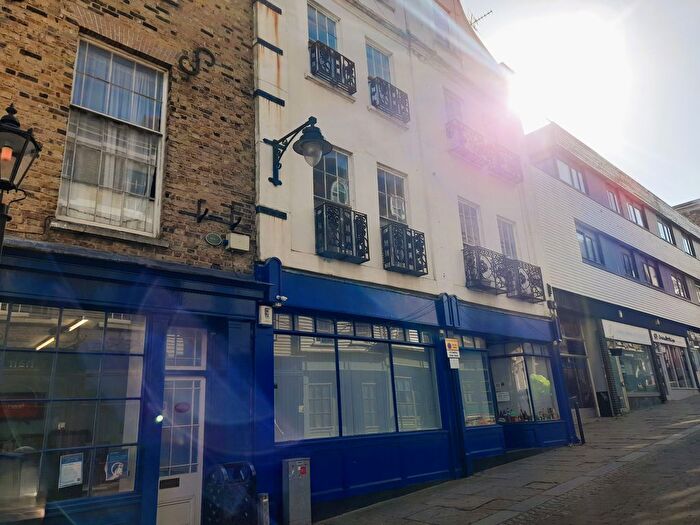 2 Bedroom Flat To Rent In High Street, Gravesend, DA11