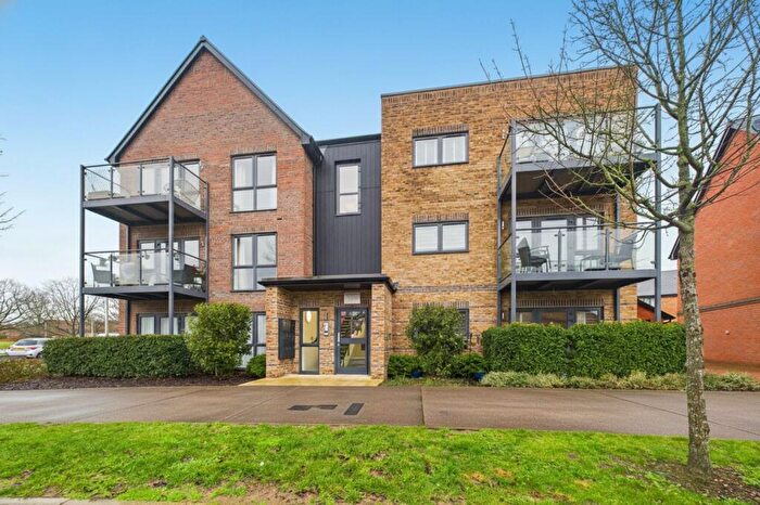 2 Bedroom Flat For Sale In Princess Marina Drive, Arborfield Green, Berkshire, RG2