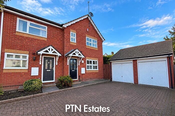 3 Bedroom Town House For Sale In Lawrence Street, Stourbridge, DY9