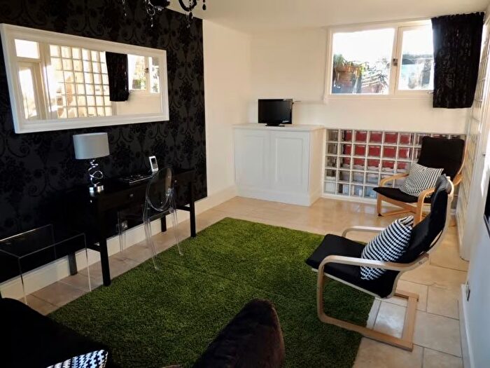 3 Bedroom Terraced House To Rent In Forsyth House, Tachbrook Street, London, SW1V