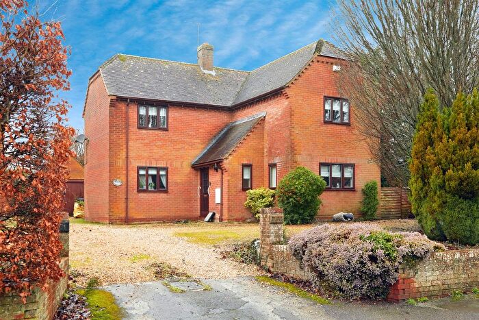 3 Bedroom Detached House For Sale In High Street, Netheravon, Salisbury, SP4