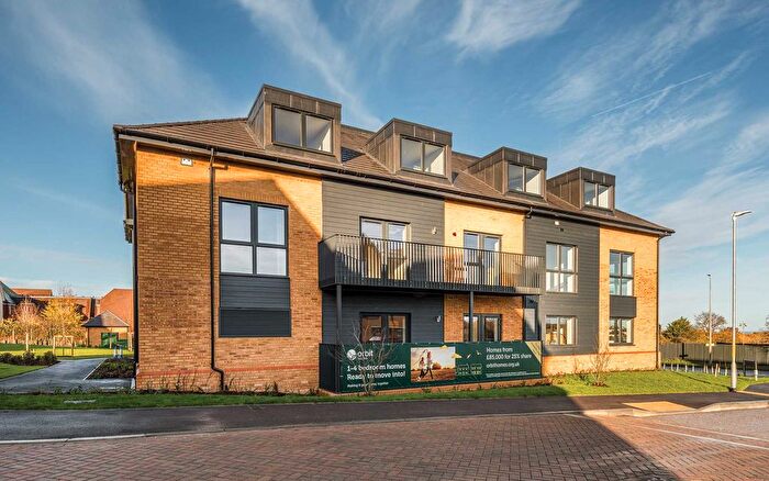 2 Bedroom Flat For Sale In Thanet Way, Whitstable, CT5