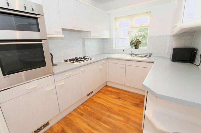 2 Bedroom Maisonette To Rent In Beechwood Avenue, Greenford UB6