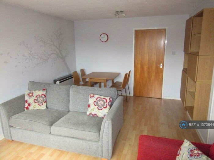 2 Bedroom Flat To Rent In Milnpark Gardens, Glasgow, G41