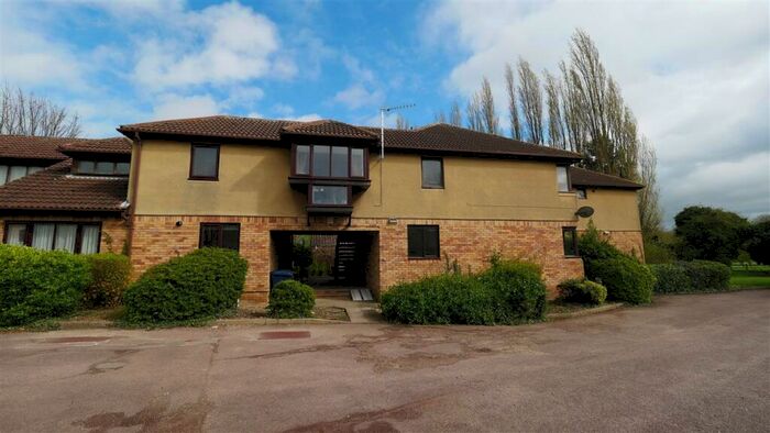 2 Bedroom Flat To Rent In Crown Mews, Ramsey, PE26