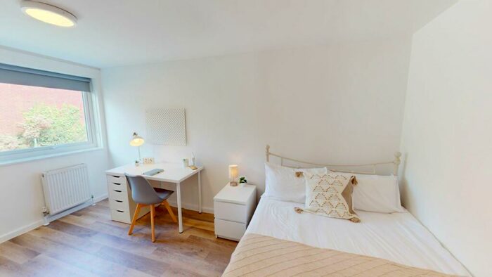 6 Bedroom House To Rent In Monterey Gardens, EX4