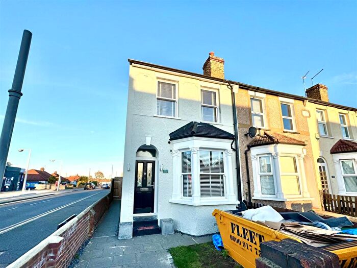 3 Bedroom End Of Terrace House For Sale In Long Lane, Bexleyheath, DA7