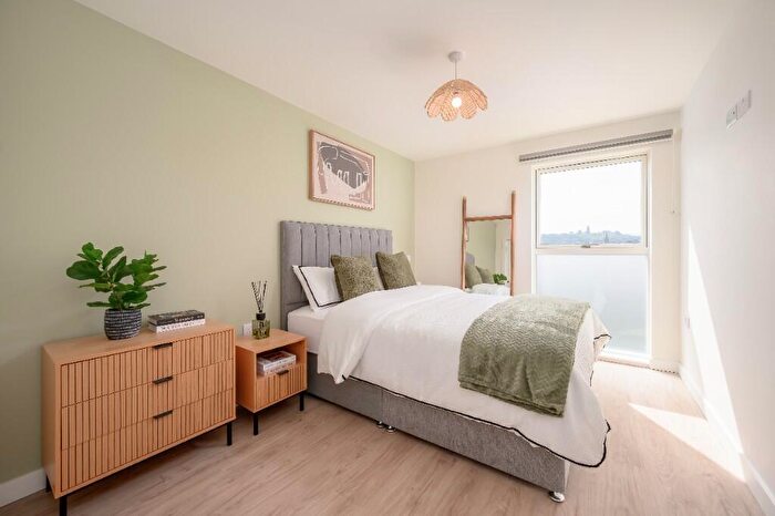 2 Bedroom Apartment To Rent In Stead's Place, Edinburgh, EH6