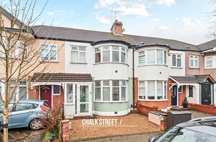 3 Bedroom Terraced House For Sale In Parkside Avenue, Romford, RM1