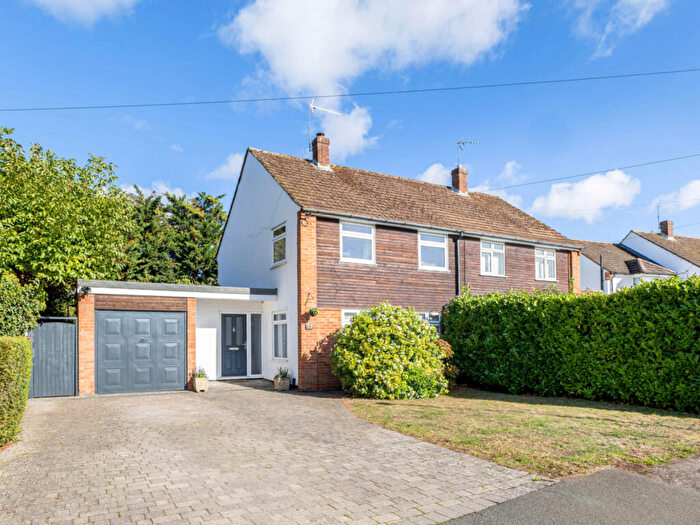 4 Bedroom Semi Detached House For Sale In River Park Drive, Buckinghamshire, SL7