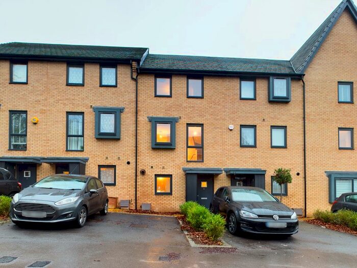 4 Bedroom Terraced House To Rent In Divot Way, Gilles Meadow, Basingstoke, RG24