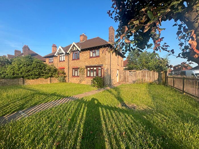 3 Bedroom End Of Terrace House To Rent In Shawbrooke Road, London, SE9