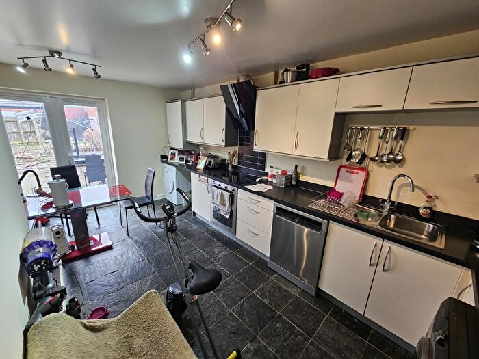5 Bedroom Semi-Detached House To Rent In Boniface Road, Smethwick, B66