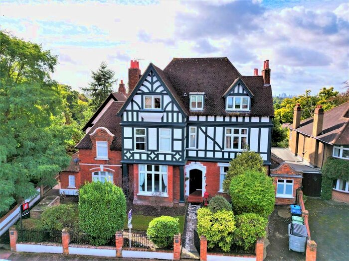 3 Bedroom Flat To Rent In Oaklands Road, Bromley, BR1