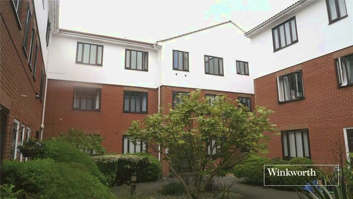 2 Bedroom Apartment To Rent In Lyonsdown Road, New Barnet, EN5