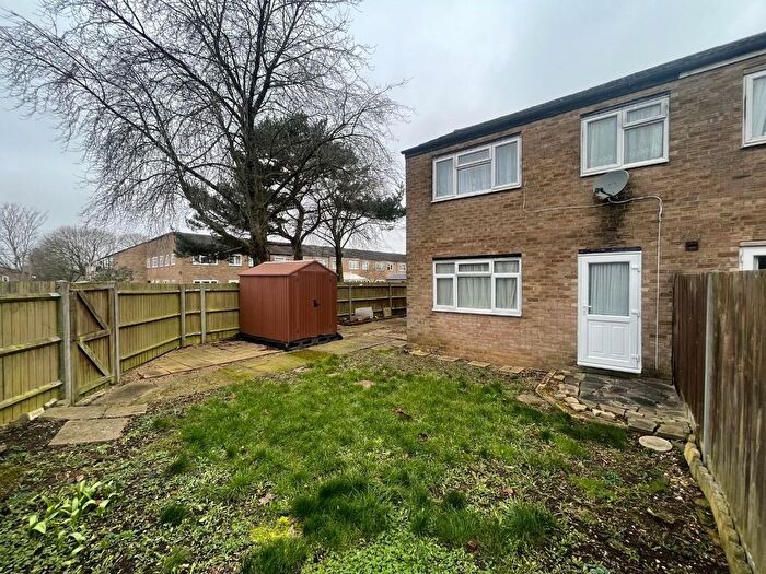 5 Bedroom Terraced House For Sale In Southwark Close, Stevenage, SG1