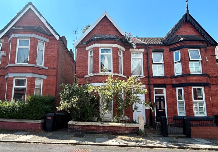 4 Bedroom Semi Detached House For Sale In Francis Avenue, Prenton, Merseyside, CH43