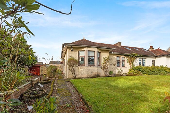 3 Bedroom Semi Detached Bungalow For Sale In Newton Road, Bishopton, PA7