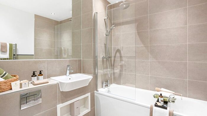 1 Bedroom Flat For Sale In Newmarket Road, Teversham, Cambridge, CB5