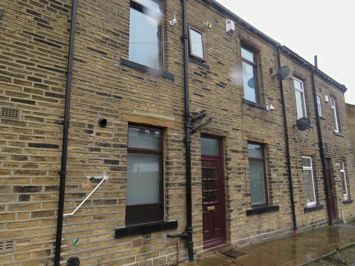 2 Bedroom Property To Rent In Hopkinson Buildings, Halifax, HX3