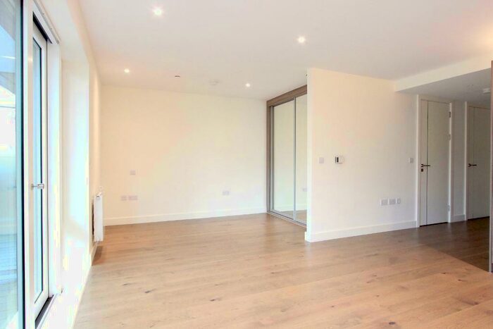 1 Bedroom Flat To Rent In Judde House, Duke Of Wellington Avenue, London, SE18