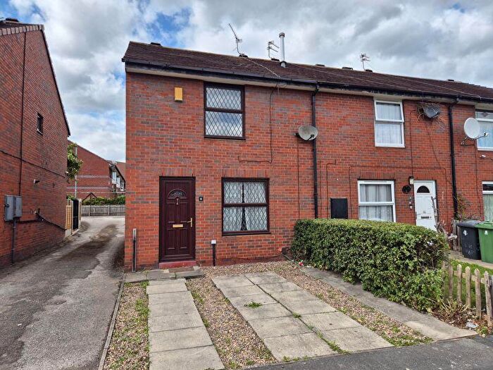 2 Bedroom Terraced House For Sale In Eltham Close, Leeds, LS6