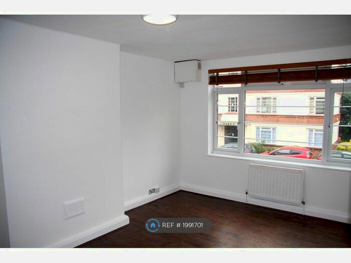 2 Bedroom Flat To Rent In Boston Manor Road, Brentford, TW8