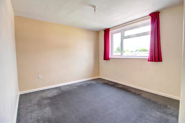3 Bedroom End Of Terrace House For Sale In Culver Road, Basingstoke, RG21